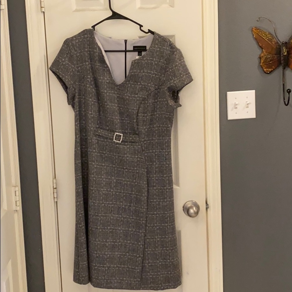 Connected business dress size 12. Pearl accent